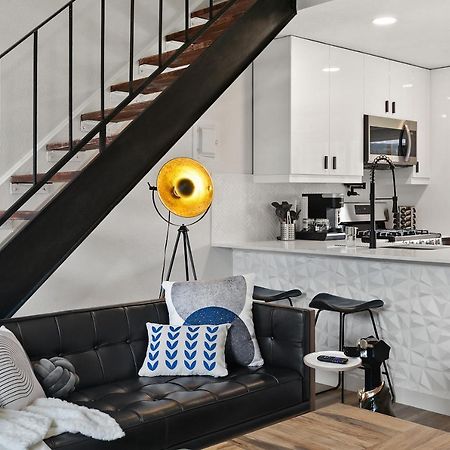 Contemporary Couples Getaway Near Austin Favorites - Loft 21 Apartment Екстериор снимка