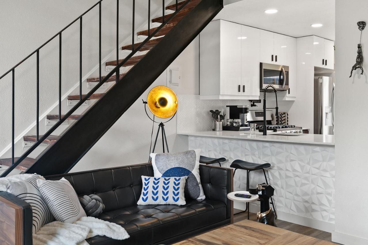 Contemporary Couples Getaway Near Austin Favorites - Loft 21 Apartment Екстериор снимка