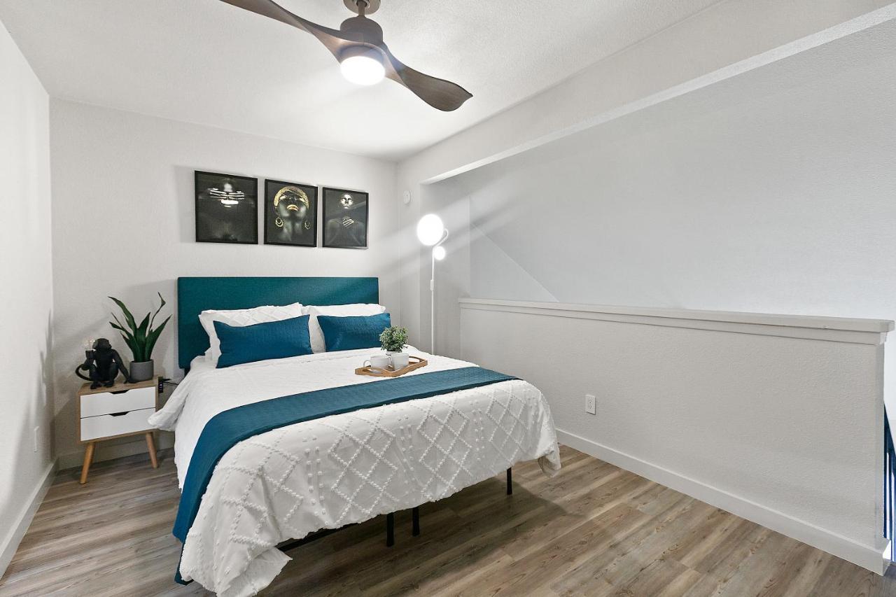 Contemporary Couples Getaway Near Austin Favorites - Loft 21 Apartment Екстериор снимка