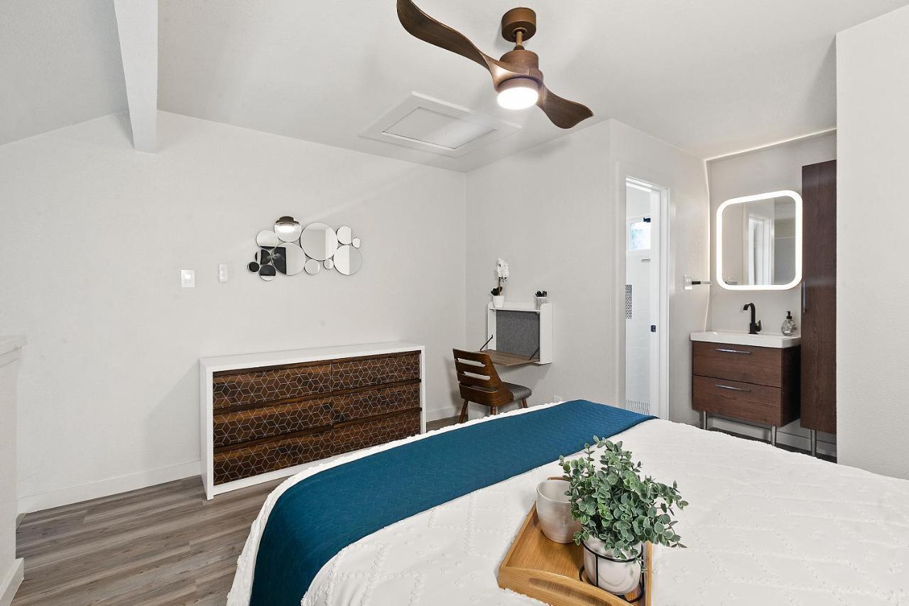 Contemporary Couples Getaway Near Austin Favorites - Loft 21 Apartment Екстериор снимка